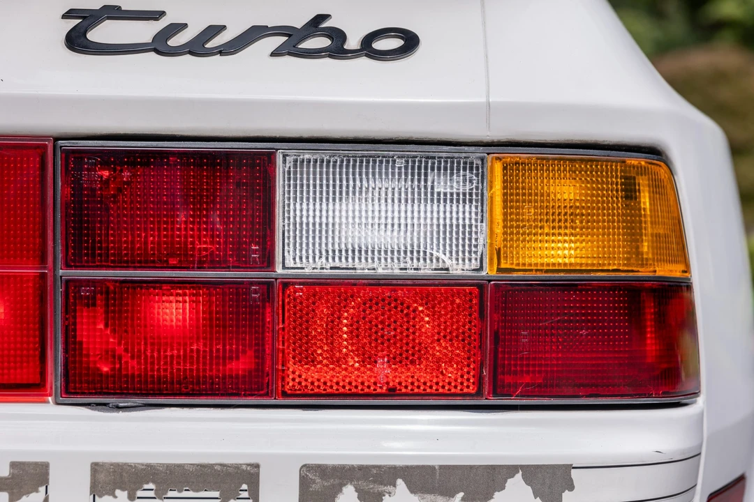 1987 Porsche 944 Turbo - Image 14 of 31