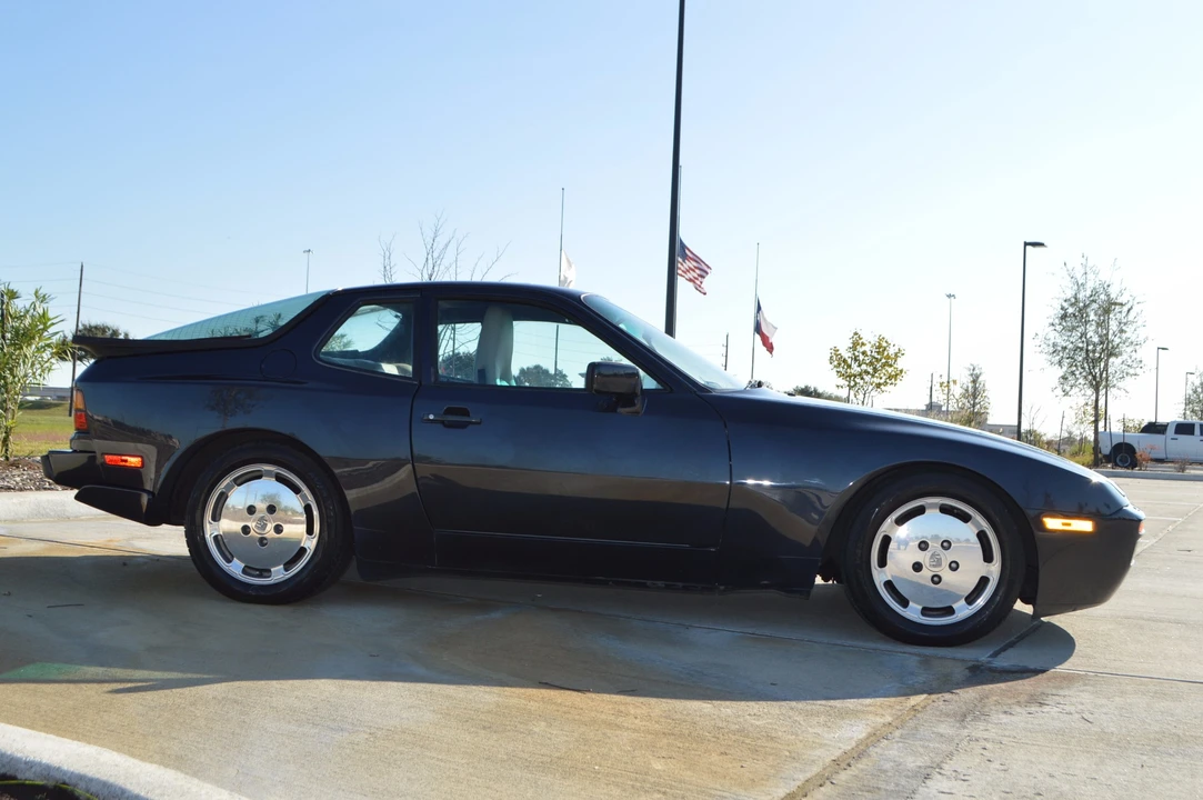 1987 Porsche 944 Turbo - Image 25 of 31
