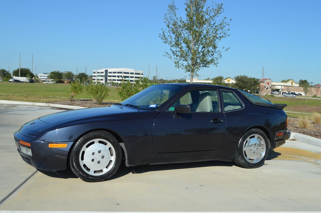 1987 Porsche 944 Turbo - Image 11 of 31