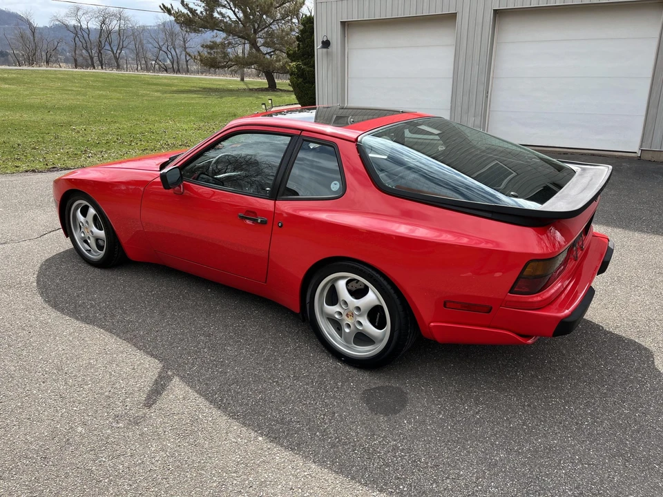 1987 Porsche 944 Turbo - Image 10 of 31