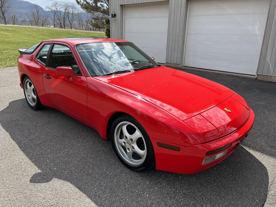 1987 Porsche 944 Turbo - Image 2 of 31