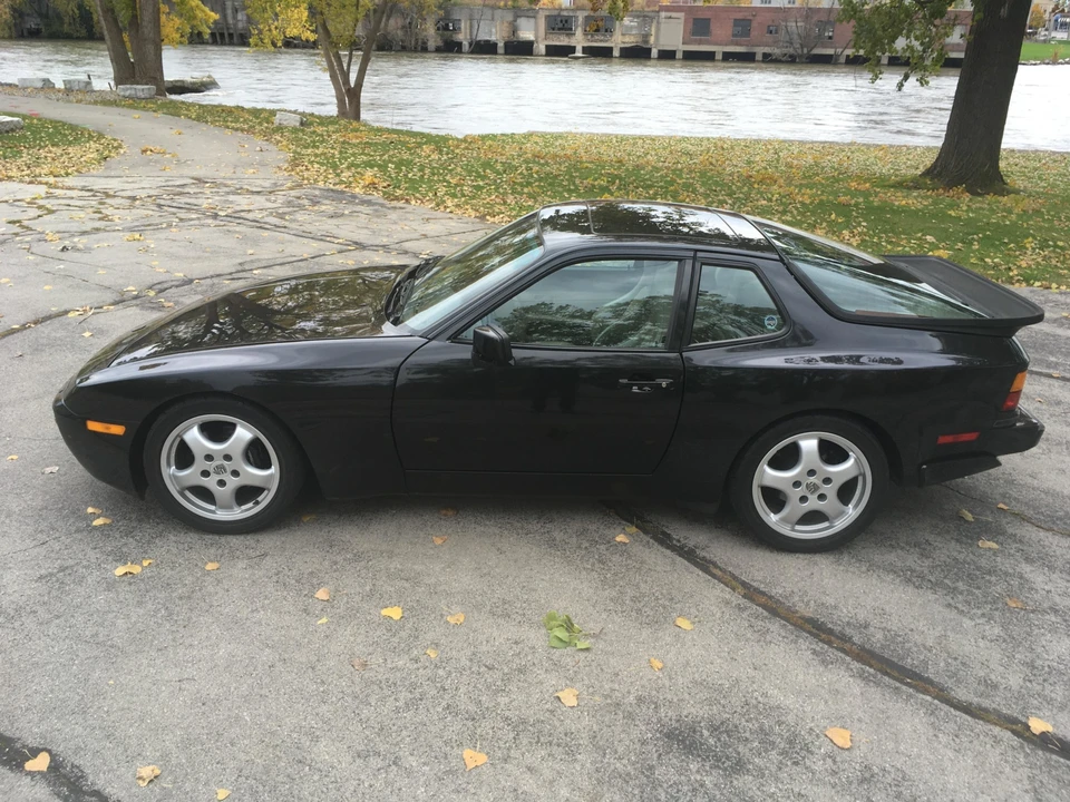1987 Porsche 944 Turbo - Image 14 of 31