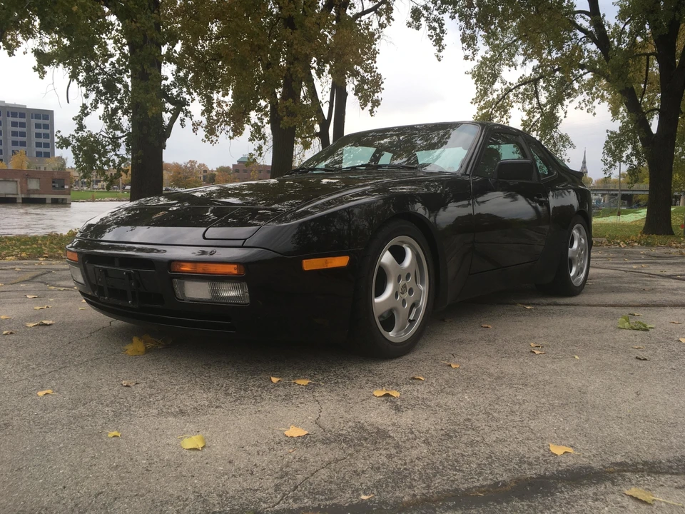 1987 Porsche 944 Turbo - Image 2 of 31