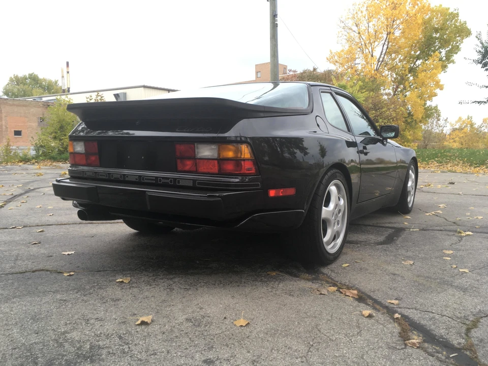 1987 Porsche 944 Turbo - Image 17 of 31