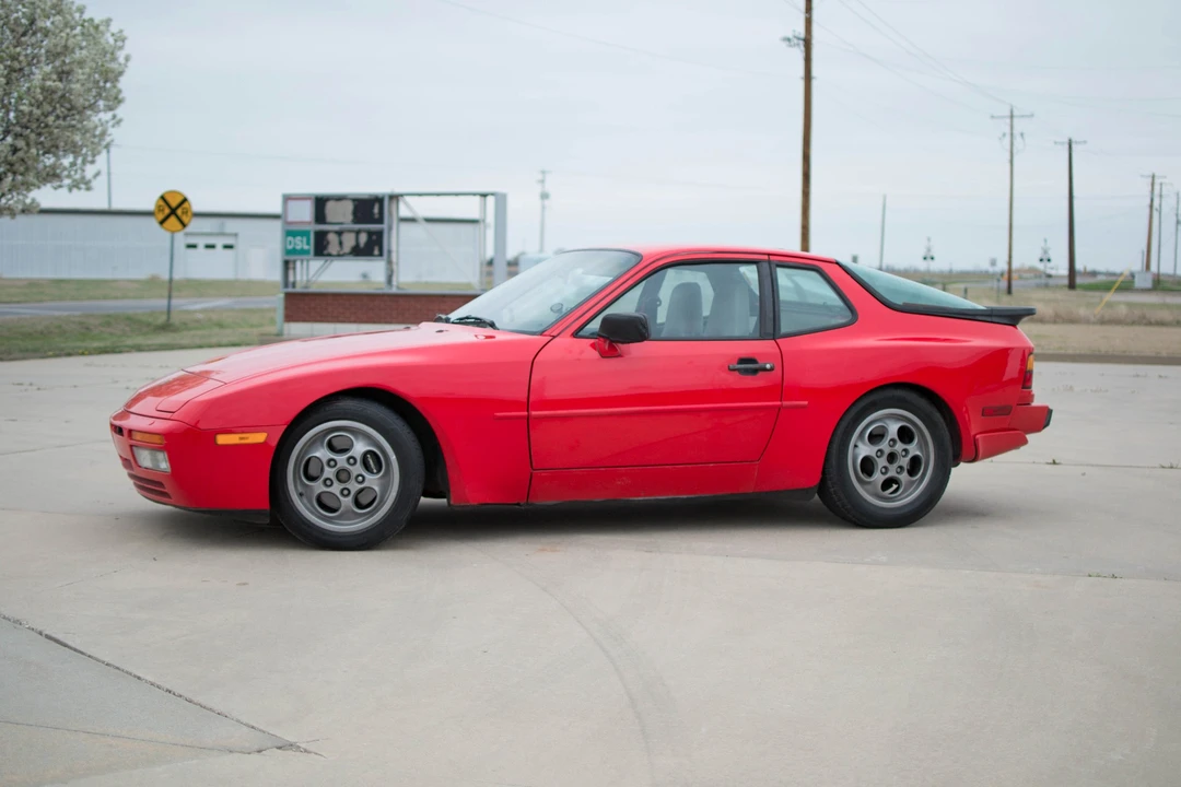 1987 Porsche 944 Turbo - Image 11 of 31