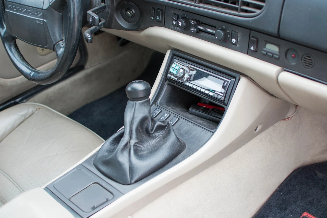 1987 Porsche 944 Turbo - Image 25 of 31