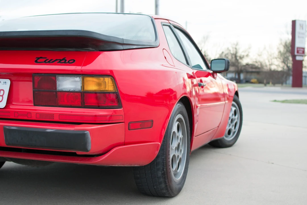 1987 Porsche 944 Turbo - Image 15 of 31
