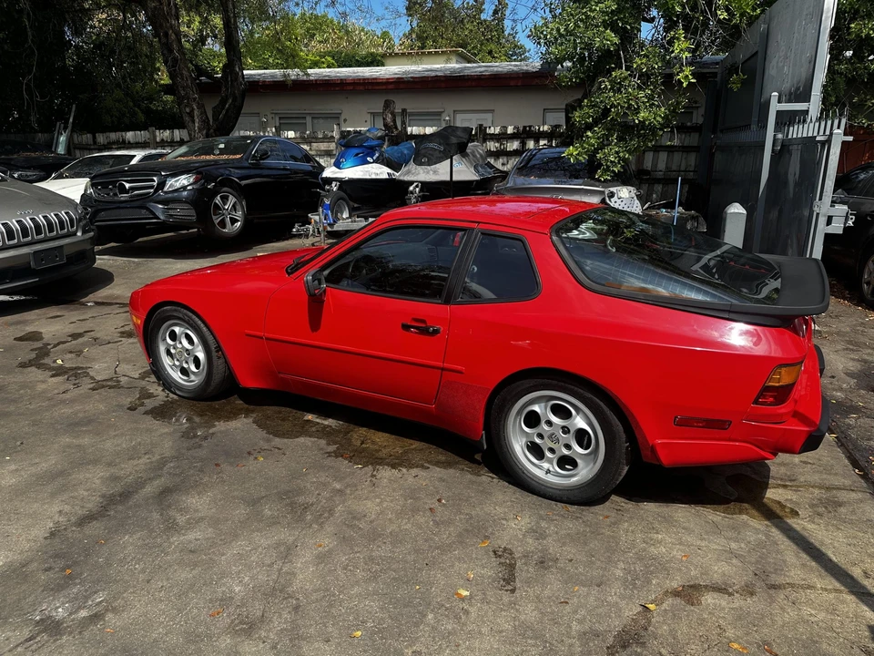 1987 Porsche 944 Turbo - Image 9 of 31