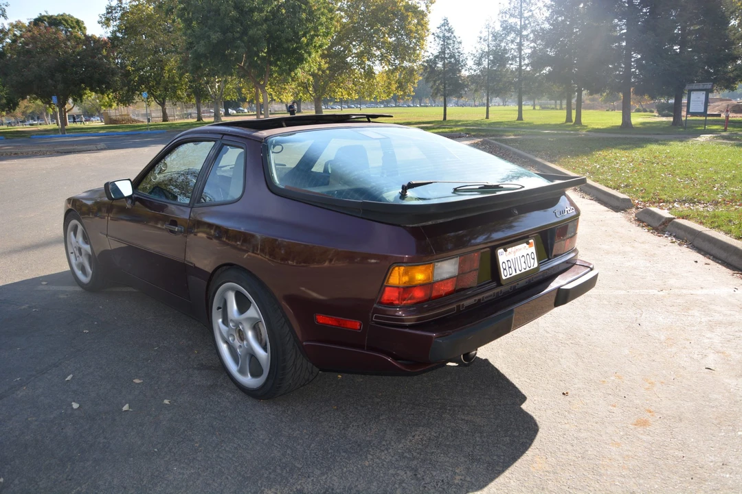 1987 Porsche 944 Turbo - Image 8 of 31