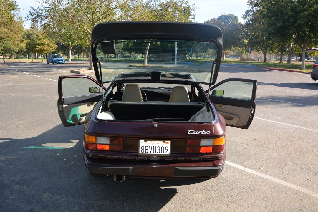 1987 Porsche 944 Turbo - Image 17 of 31