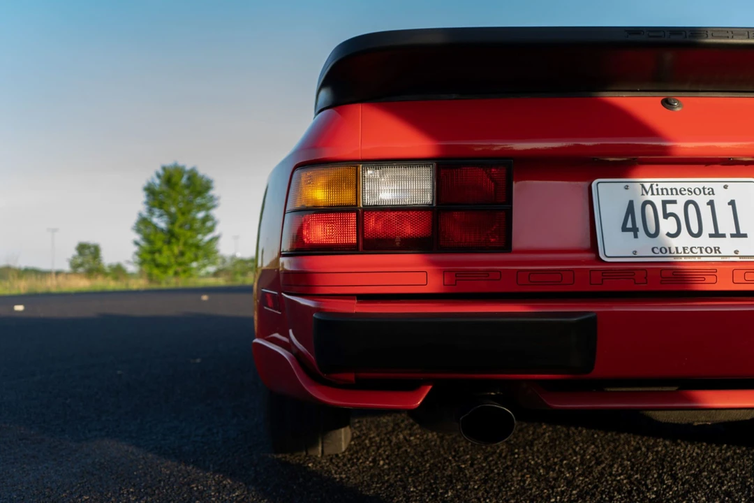 1987 Porsche 944 Turbo - Image 14 of 31