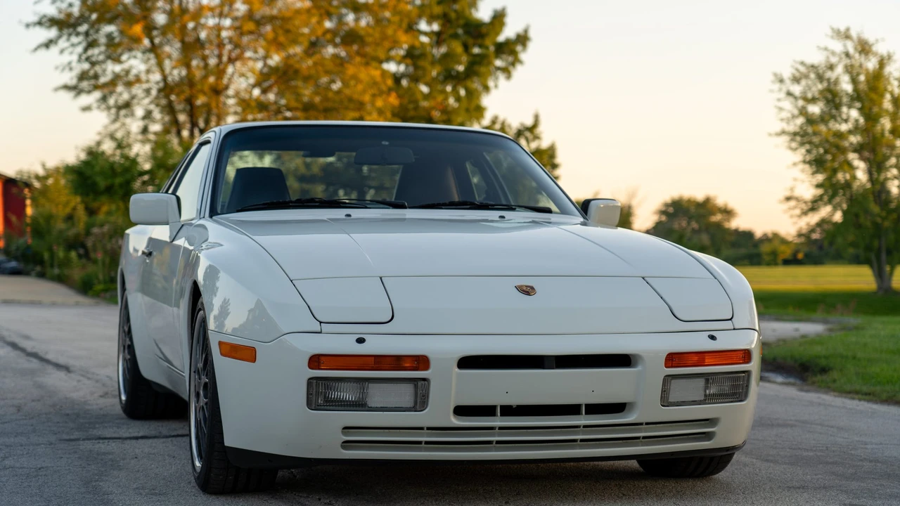 1987 Porsche 944 Turbo - Image 15 of 31