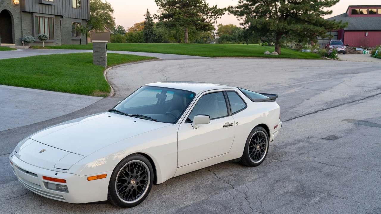 1987 Porsche 944 Turbo - Image 30 of 31