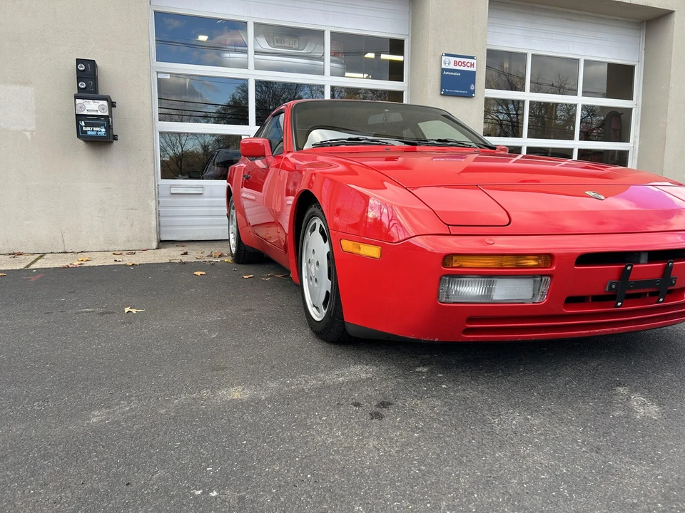 1987 Porsche 944 Turbo - Image 12 of 31