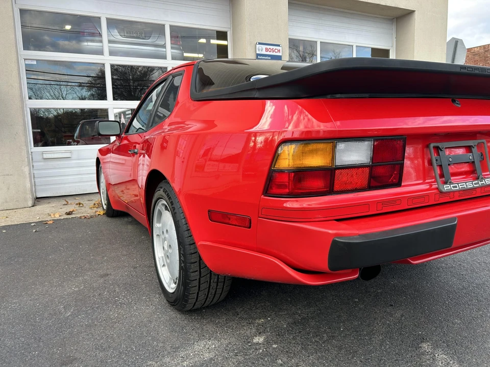 1987 Porsche 944 Turbo - Image 18 of 31