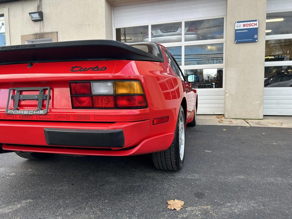 1987 Porsche 944 Turbo - Image 17 of 31