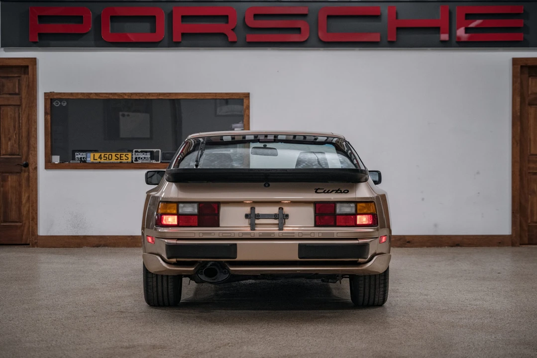 1987 Porsche 944 Turbo - Image 13 of 31