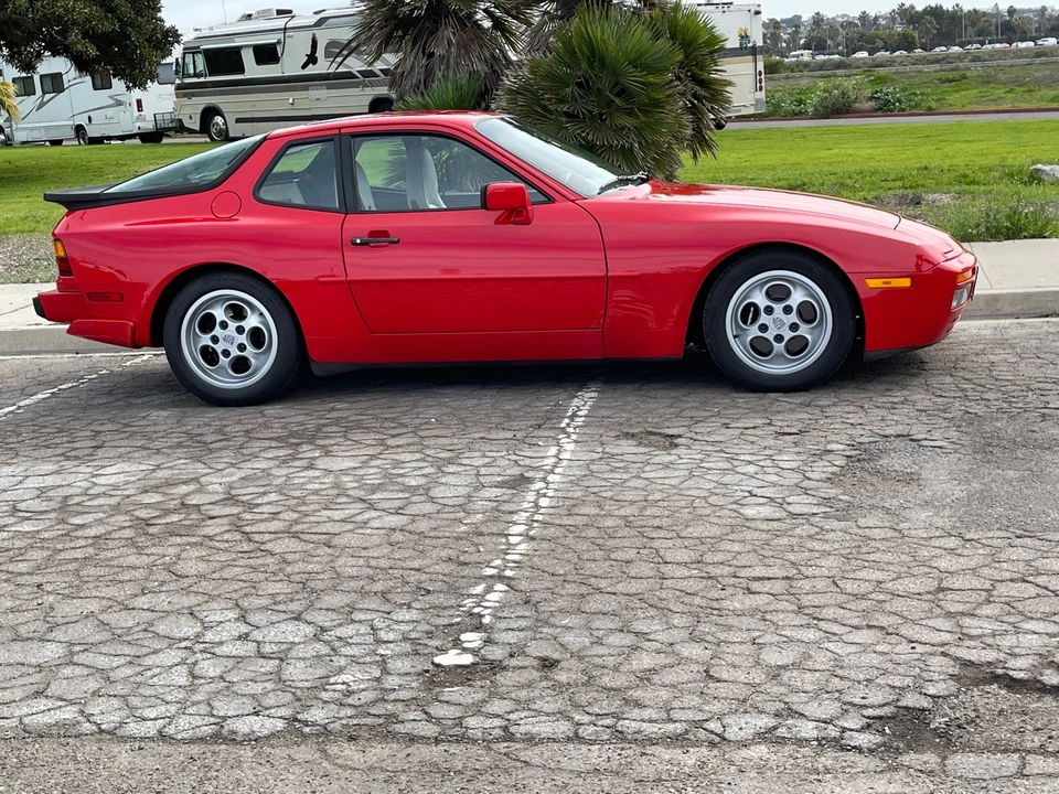 1987 Porsche 944 Turbo - Image 14 of 31