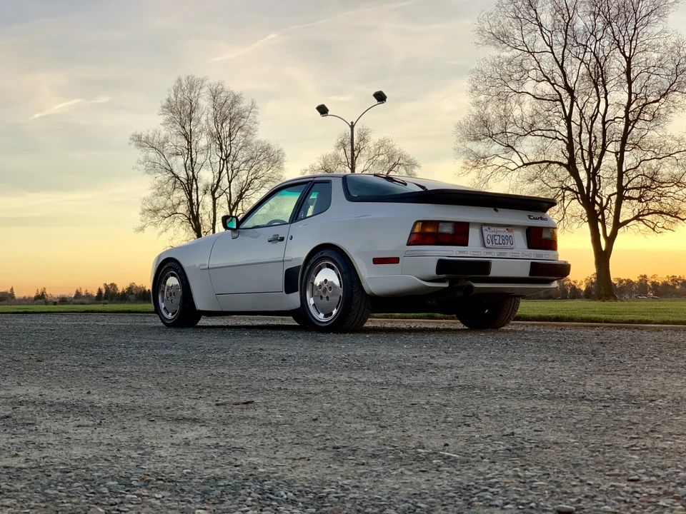 1987 Porsche 944 Turbo - Image 13 of 31