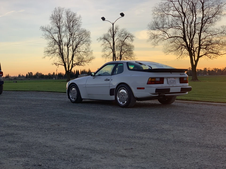 1987 Porsche 944 Turbo - Image 12 of 31