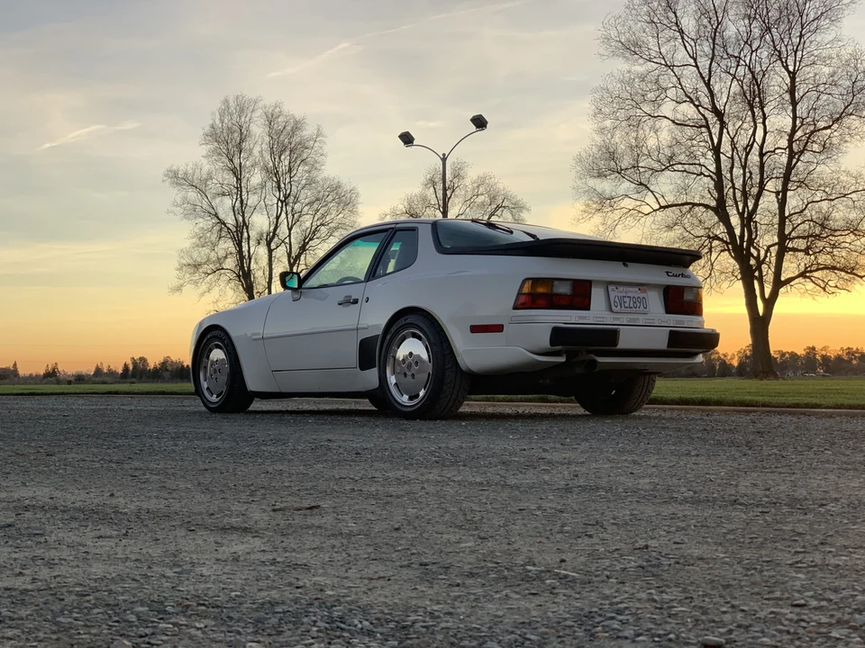 1987 Porsche 944 Turbo - Image 14 of 31