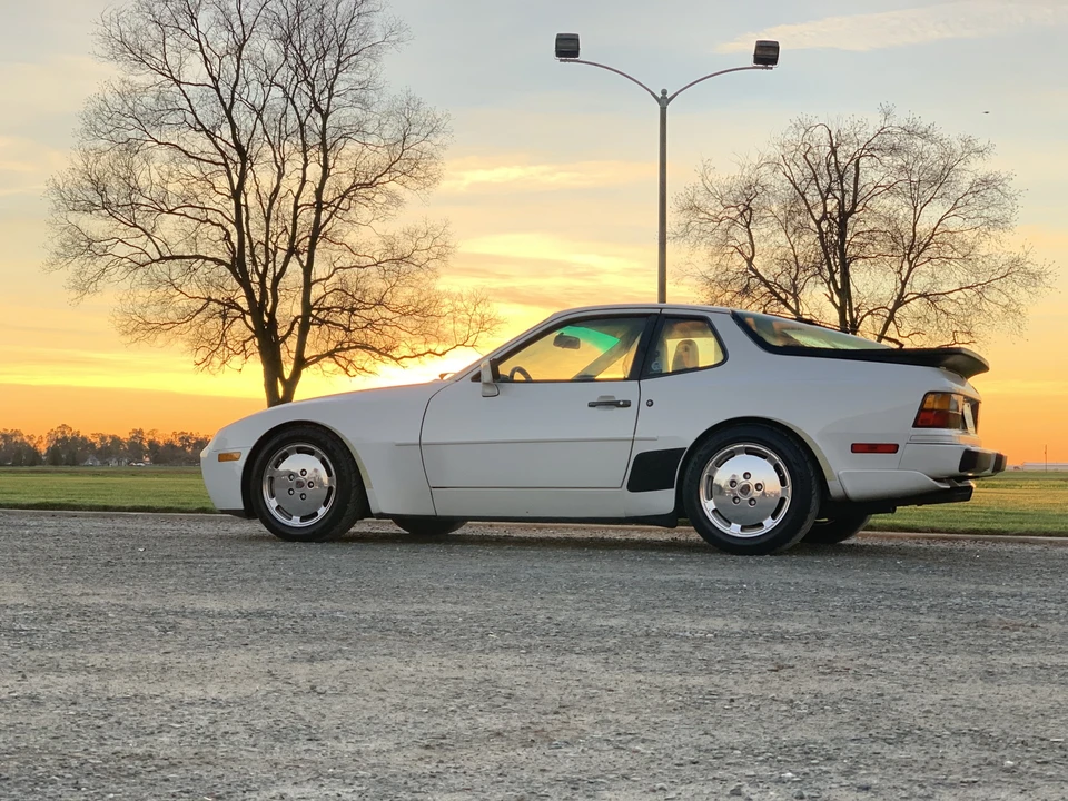 1987 Porsche 944 Turbo - Image 11 of 31