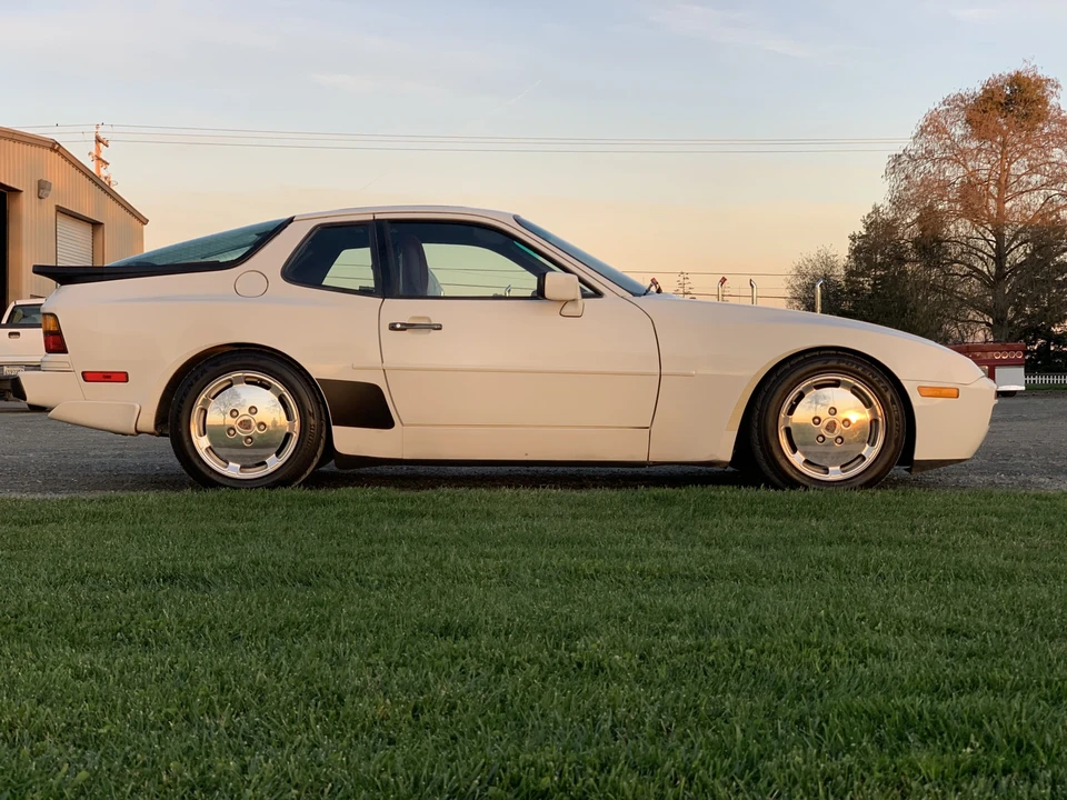 1987 Porsche 944 Turbo - Image 28 of 31