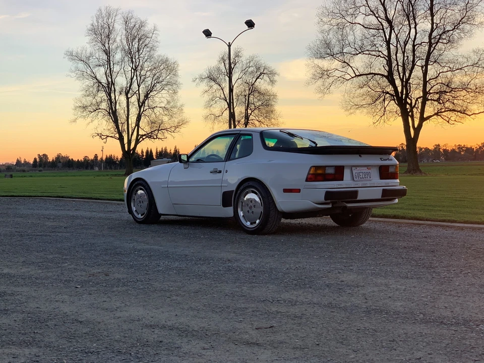 1987 Porsche 944 Turbo - Image 16 of 31