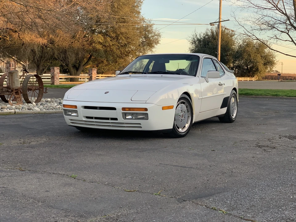 1987 Porsche 944 Turbo - Image 2 of 31