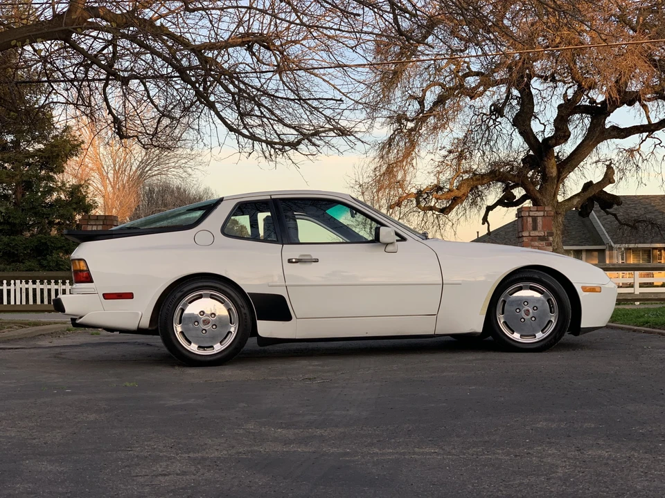 1987 Porsche 944 Turbo - Image 30 of 31