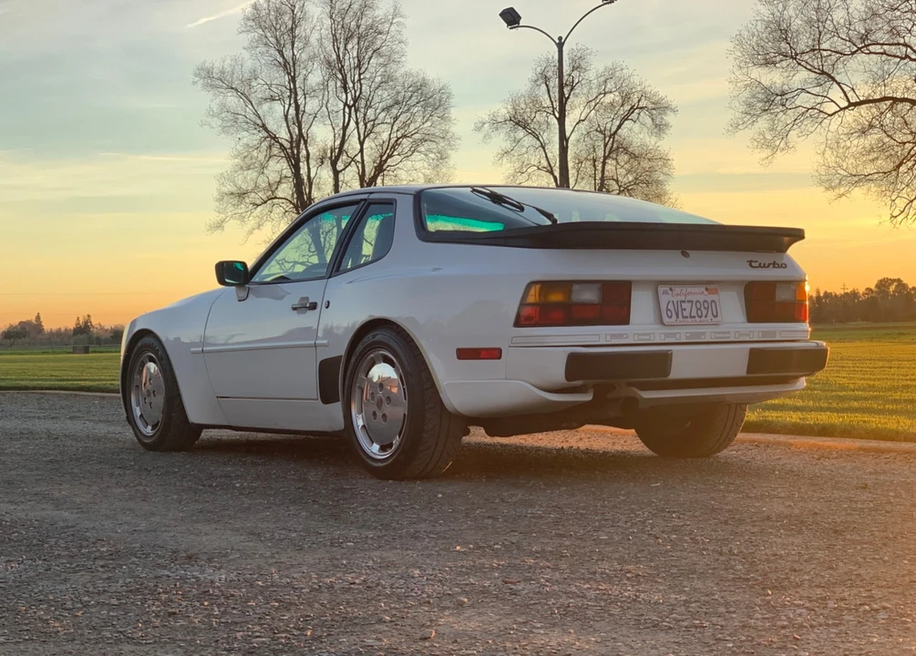 1987 Porsche 944 Turbo - Image 17 of 31