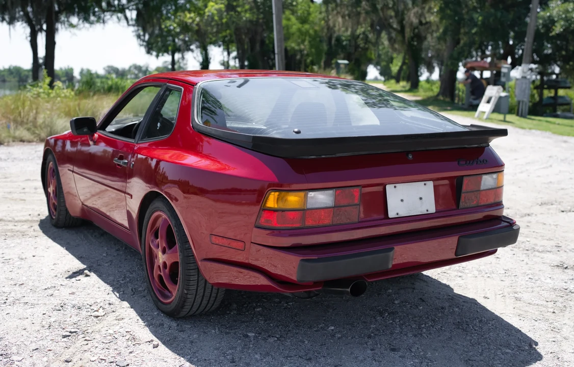 1987 Porsche 944 Turbo - Image 25 of 31