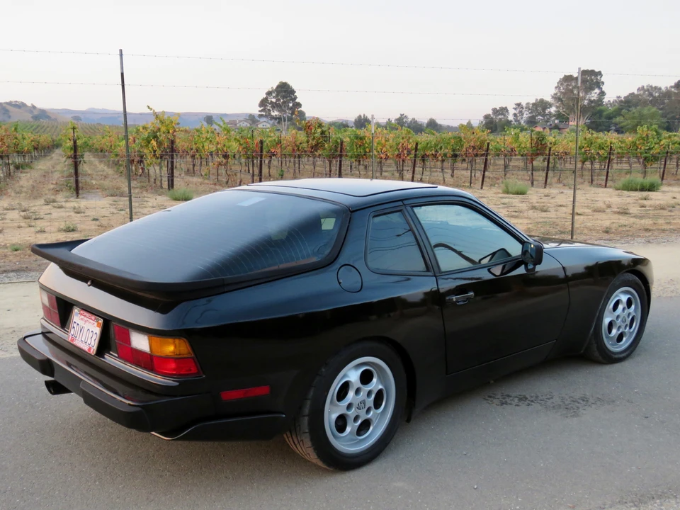 1987 Porsche 944 Turbo - Image 24 of 31