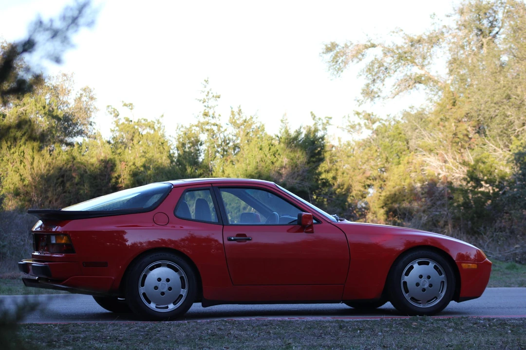 1987 Porsche 944 Turbo - Image 13 of 31