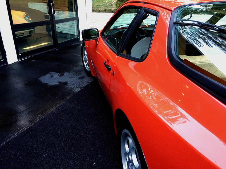 1987 Porsche 944 Turbo - Image 14 of 31