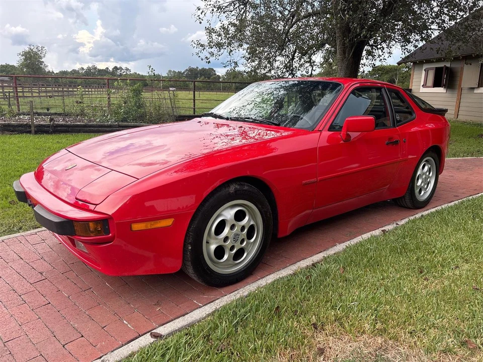 1987 Porsche 944 - Image 13 of 31
