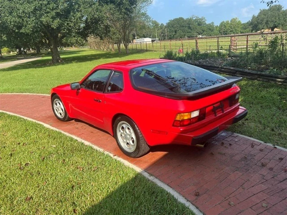 1987 Porsche 944 - Image 16 of 31