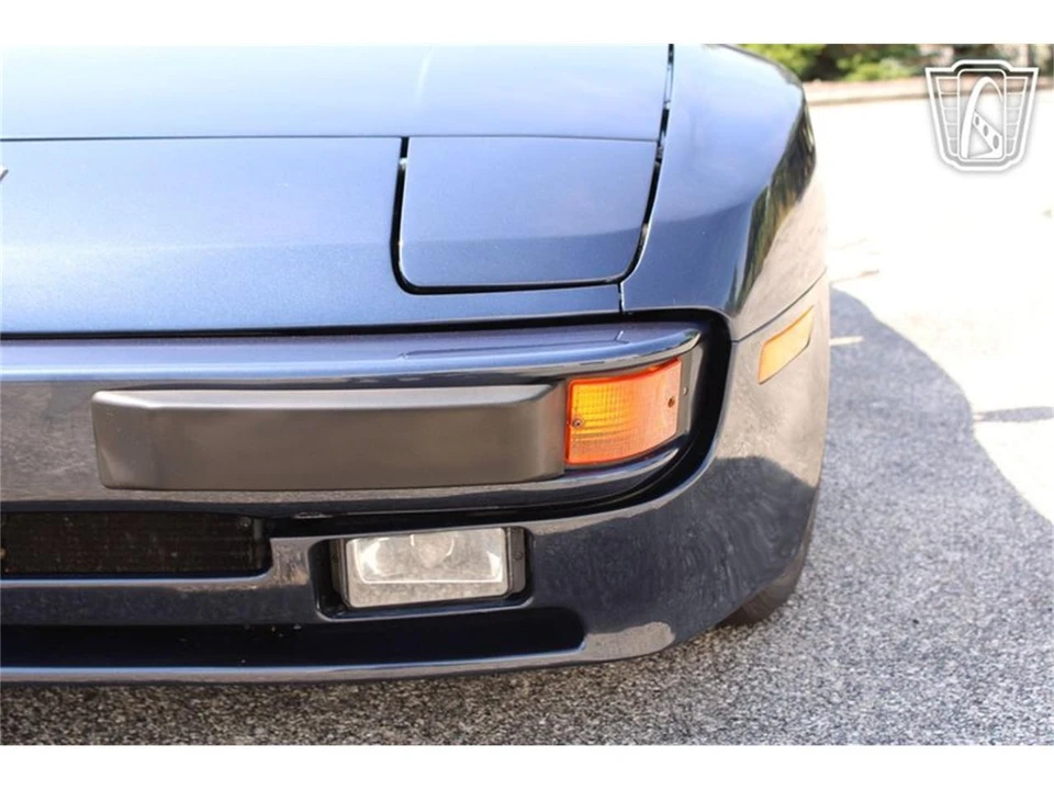 1987 Porsche 944 - Image 17 of 31