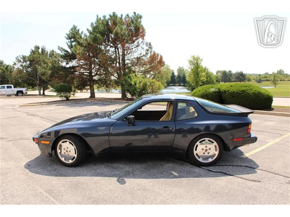 1987 Porsche 944 - Image 28 of 31
