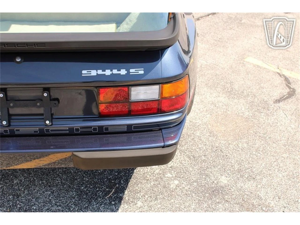 1987 Porsche 944 - Image 25 of 31