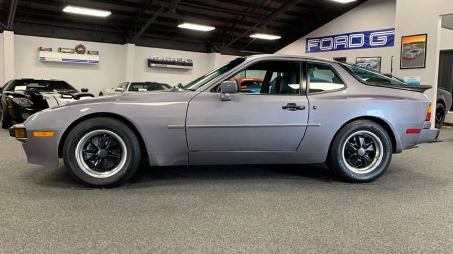 1987 Porsche 944 - Image 2 of 9