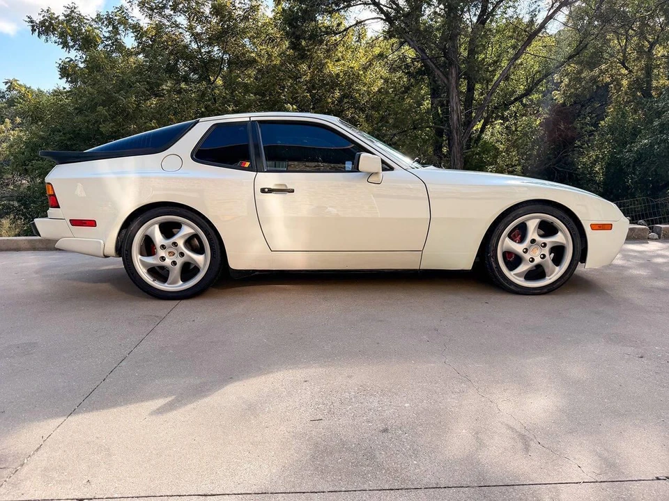 1987 Porsche 944 S - Image 8 of 24