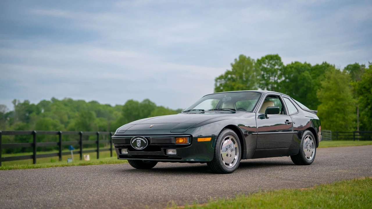 1987 Porsche 944 - Image 13 of 31