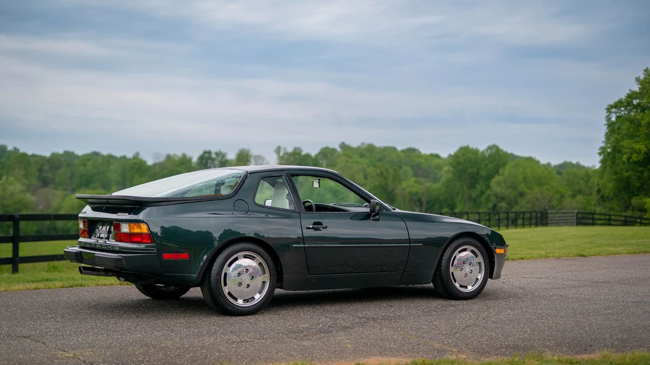 1987 Porsche 944 - Image 17 of 31