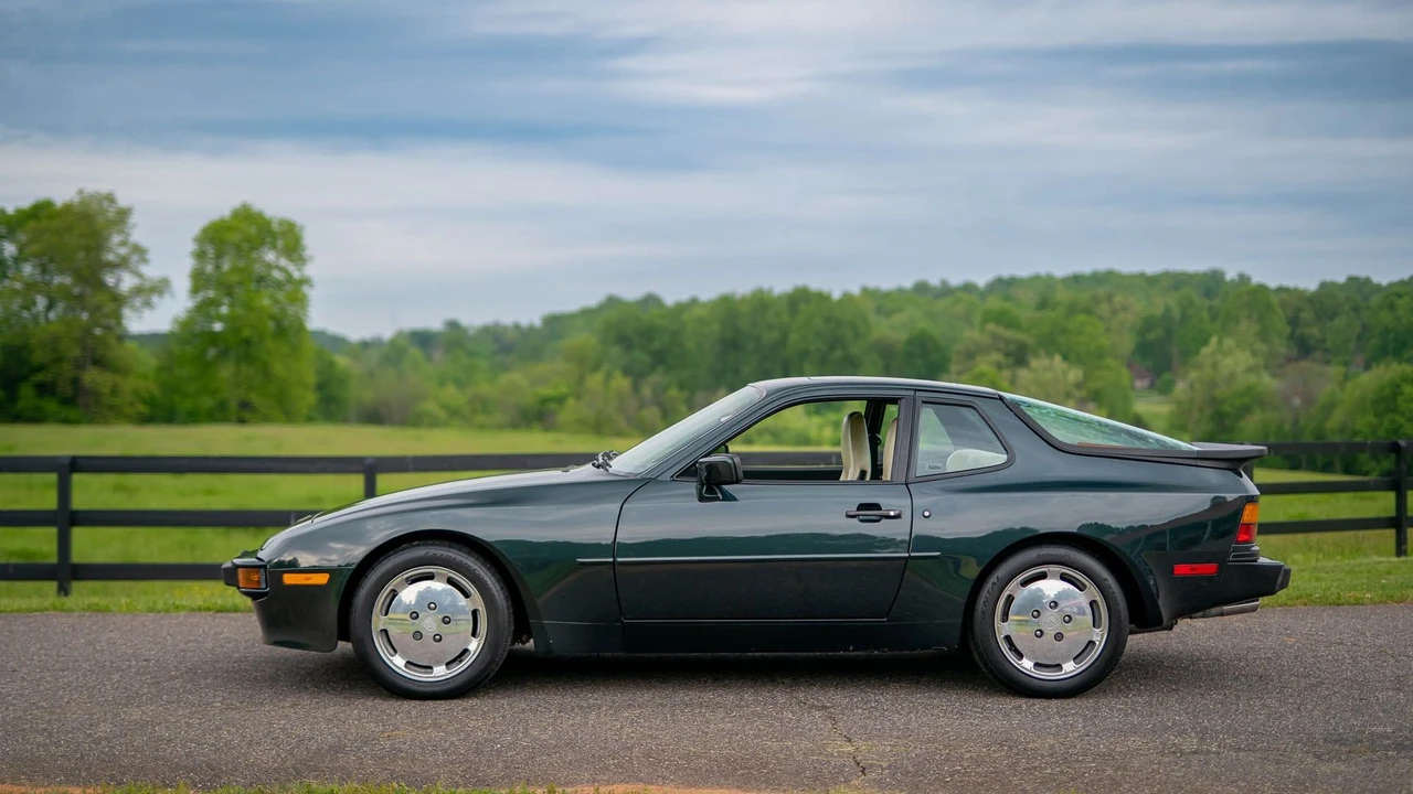 1987 Porsche 944 - Image 7 of 31