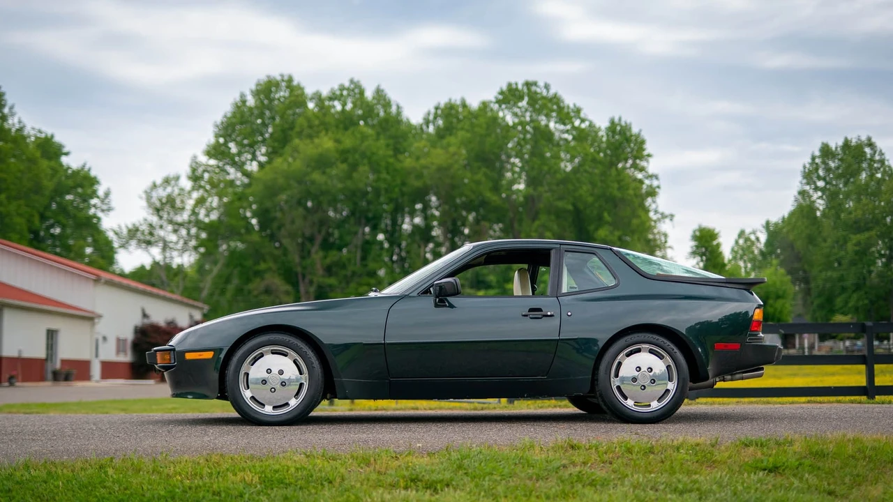 1987 Porsche 944 - Image 9 of 31