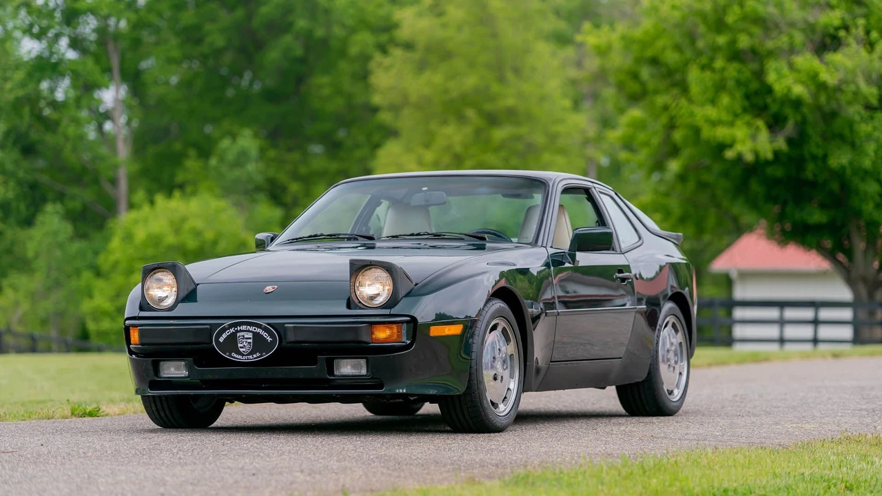 1987 Porsche 944 - Image 14 of 31
