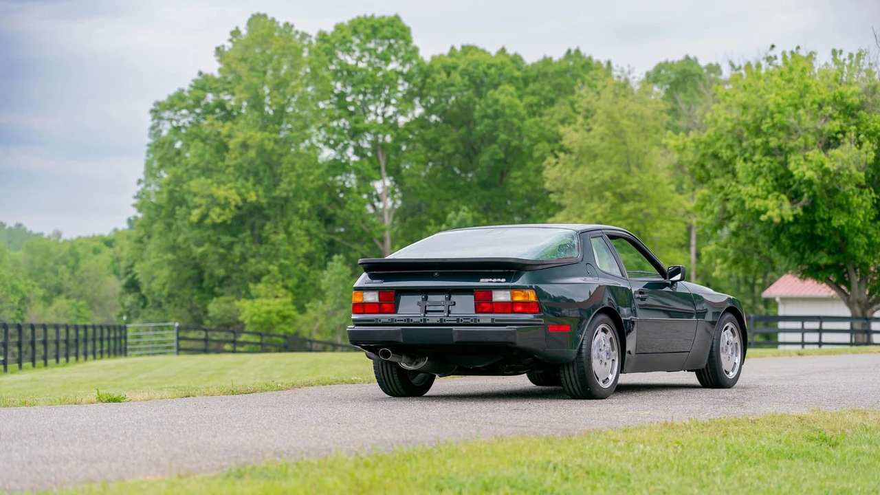 1987 Porsche 944 - Image 16 of 31