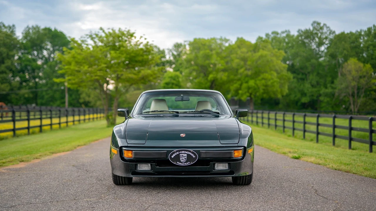 1987 Porsche 944 - Image 11 of 31