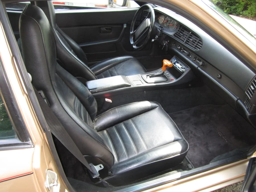 1987 Porsche 944 - Image 6 of 11